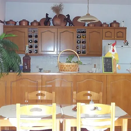 Epikoureios Apollon 3*