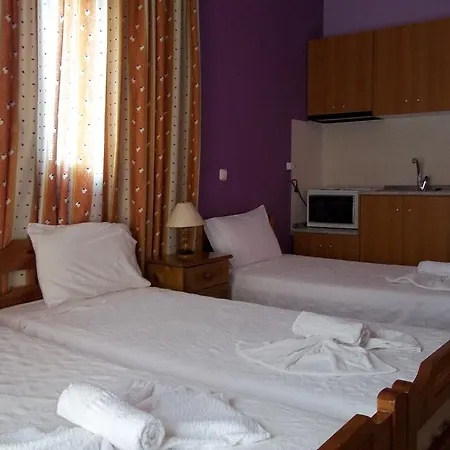 Gasthuis Epikoureios Apollon 3*